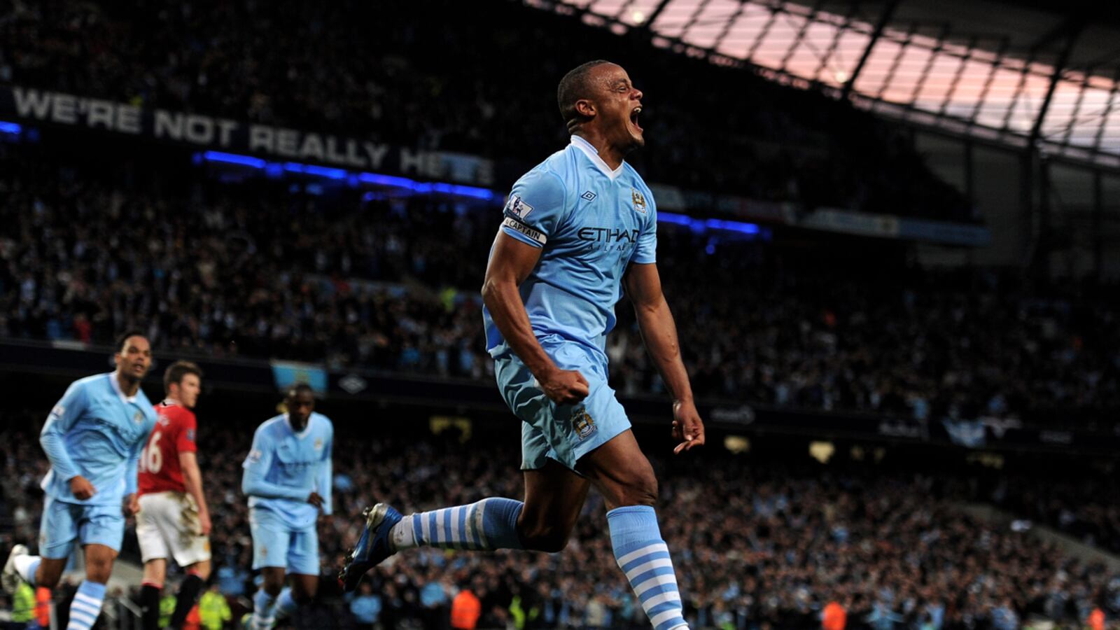 cheats/2012/04/30/manchester-city-beats-united/vincent-kompany-manchester-city-cheat_utwss5