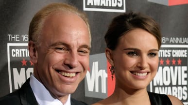 articles/2011/04/26/natalie-portmans-dad-avner-hershlag-shopping-fertility-novel/stern-natalie-portman-father-novel_172875_v7stks