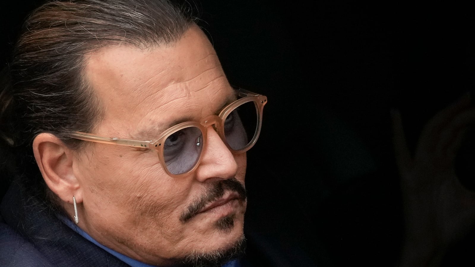 depp_and_moss_mpbzz6