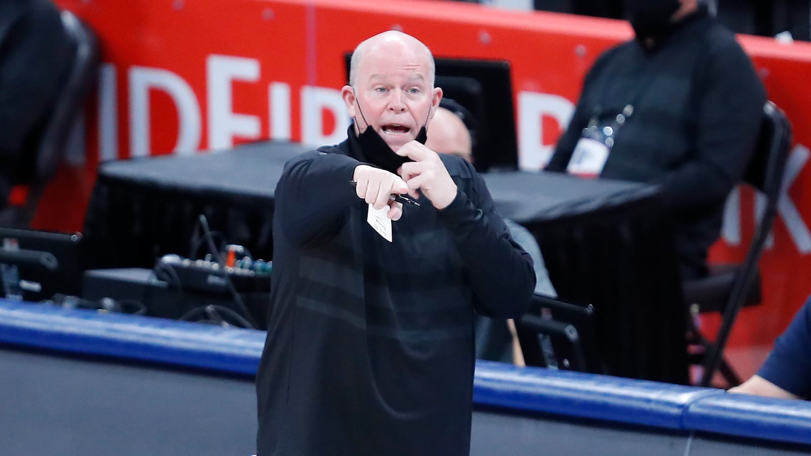 2020-12-30T013926Z_1853365924_MT1USATODAY15374918_RTRMADP_3_NBA-ORLANDO-MAGIC-AT-OKLAHOMA-CITY-THUNDER_o1qdyy