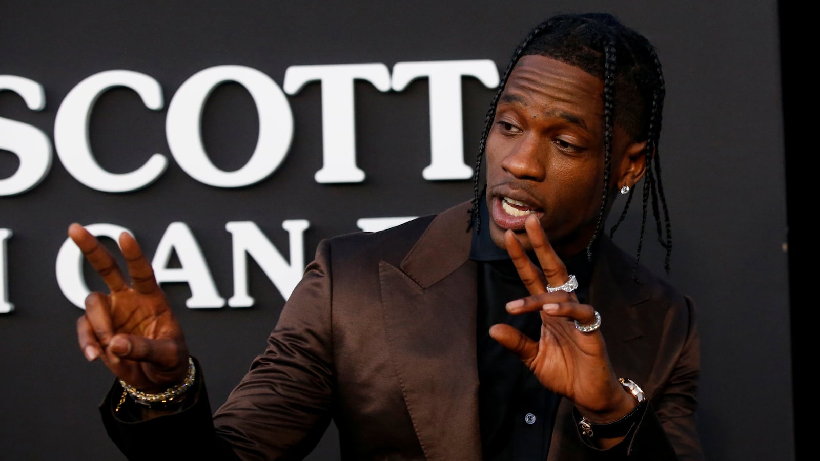 2019-08-28T031522Z_8080645_RC1CC1A8AB80_RTRMADP_3_DOCUMENTARY-LOOK-MOM-I-CAN-FLY_d7oqxp