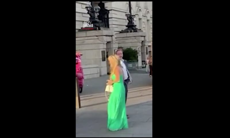 Ken Paxton and Tracy Duhon filmed by an American tourist in London, as posted by the Daily Mail.