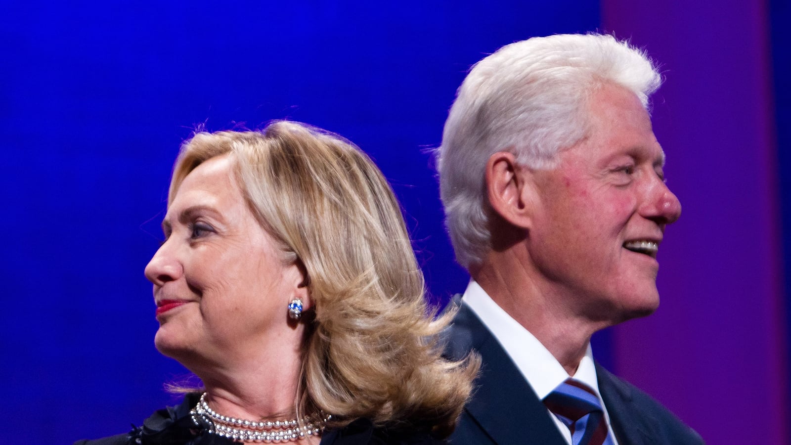 articles/2014/07/14/the-strange-leak-of-the-new-expose-clinton-inc/140622-green-hillary-tease_qcbv9f