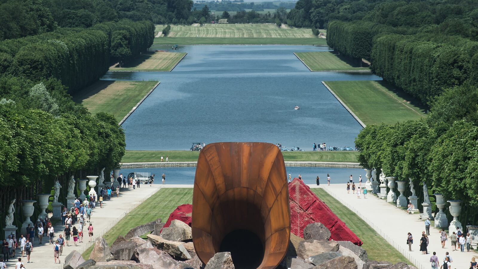 articles/2015/06/09/why-art-has-a-big-vagina-problem/150608-jones-vagina-problem-tease_e1owoq