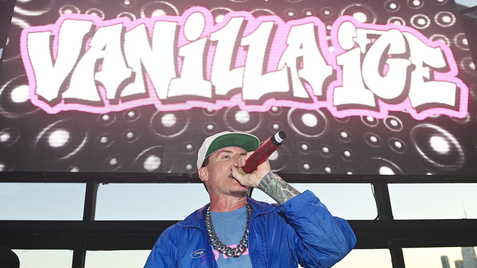 Vanilla Ice performing