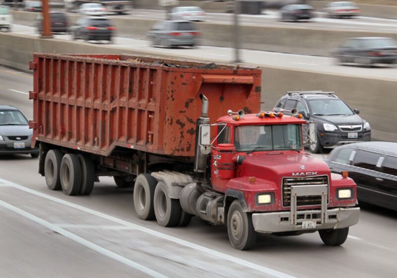 galleries/2010/04/07/dangerous-jobs/dangerous-jotruck-drivers_podtlf
