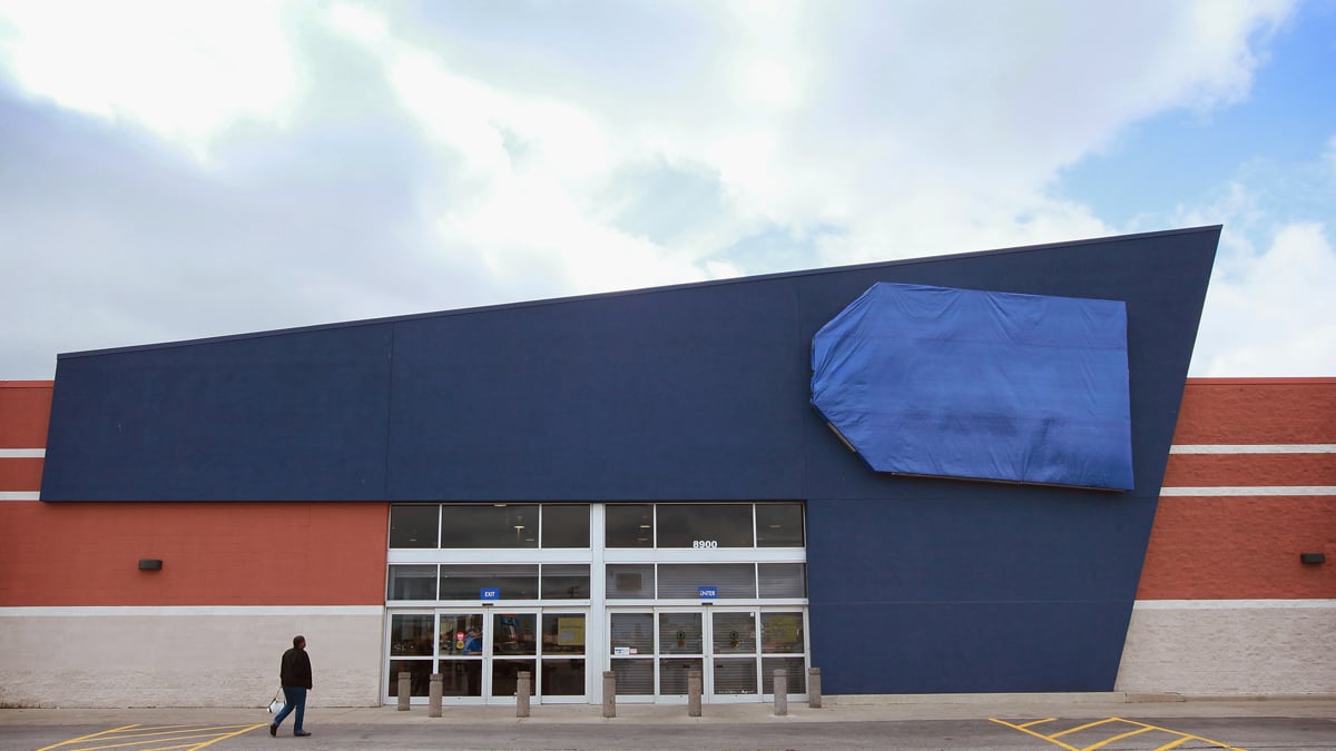 articles/2012/08/21/why-best-buy-is-tanking/best-buy-klein-teaser_b4c2dg