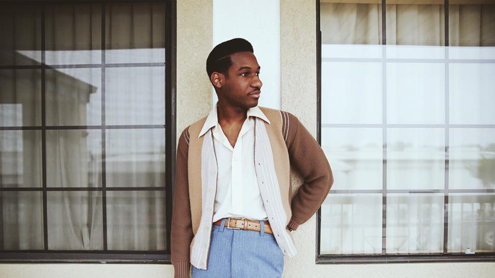 articles/2015/05/17/leon-bridges-the-new-face-of-soul/150515-rowlands-leon-bridges-tease_ibbdsm