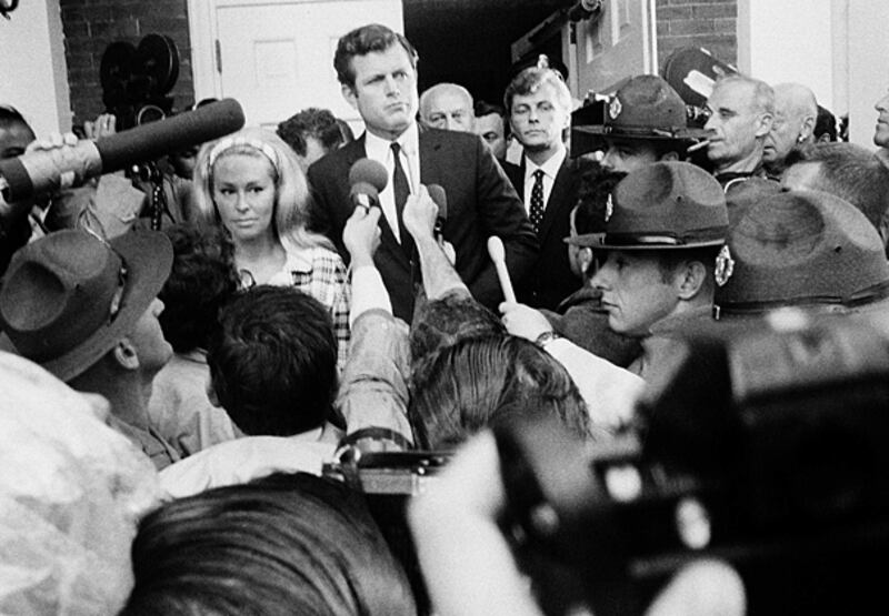 galleries/2009/02/18/the-senate-s-lion-as-a-young-cub/ted-kennedy-court_zjntjq