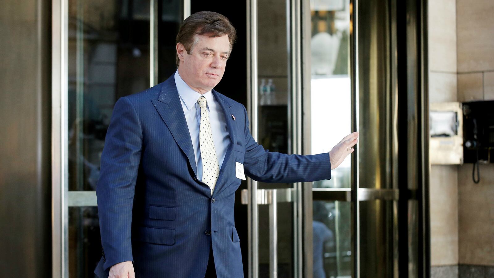 170810-manafort-cheat_gp5wso