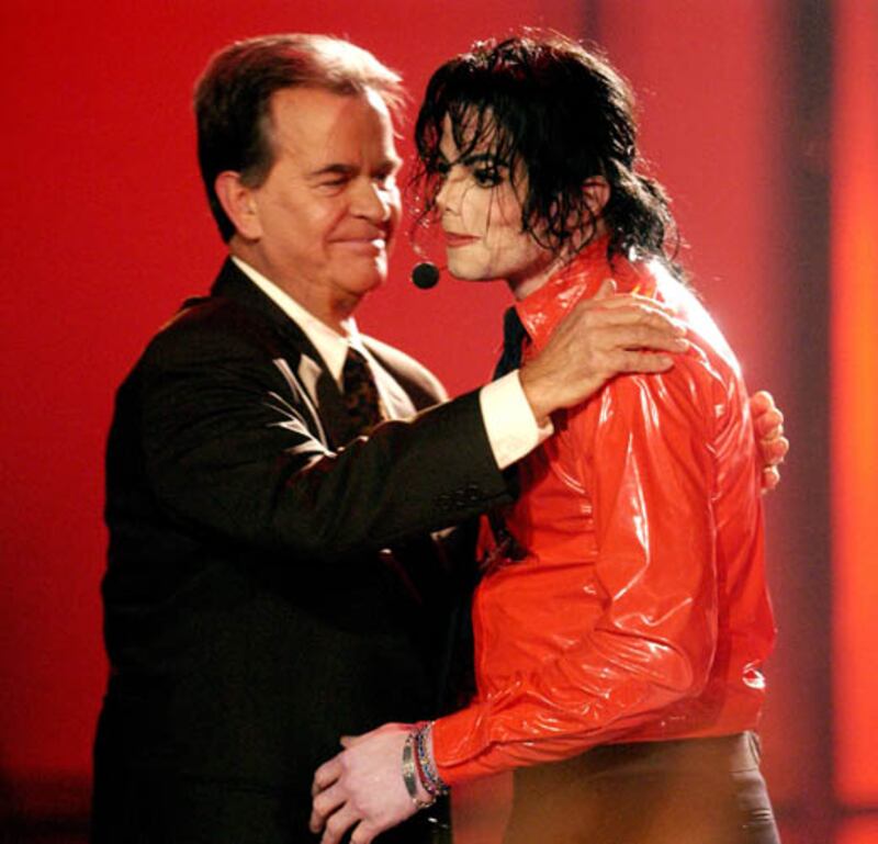 galleries/2012/04/18/remembering-dick-clark-classic-images-of-a-tv-icon-photos/dick-clark-michael-jackson_ugp0zp
