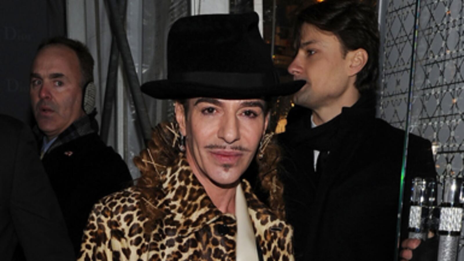 articles/2011/02/25/john-galliano-suspended-by-dior-for-anti-semitic-rant-in-paris/mcnicoll-galliano_162397_asfukb