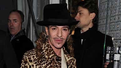 articles/2011/02/25/john-galliano-suspended-by-dior-for-anti-semitic-rant-in-paris/mcnicoll-galliano_162397_asfukb