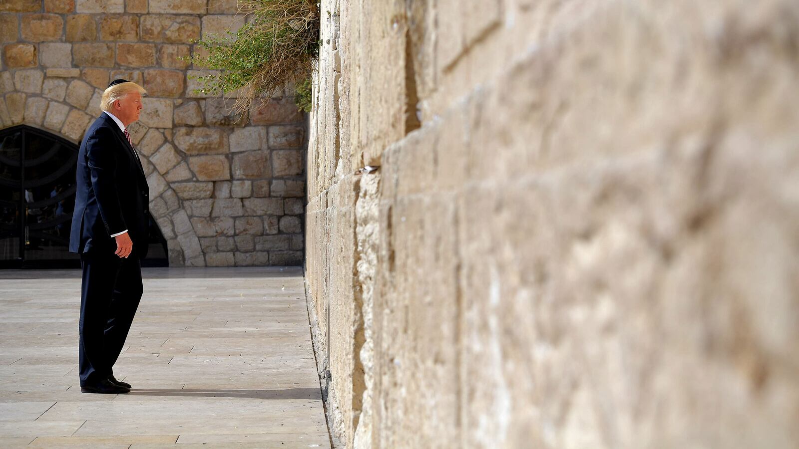 170529-batchelor-trump-israel-tease_q2wcwd