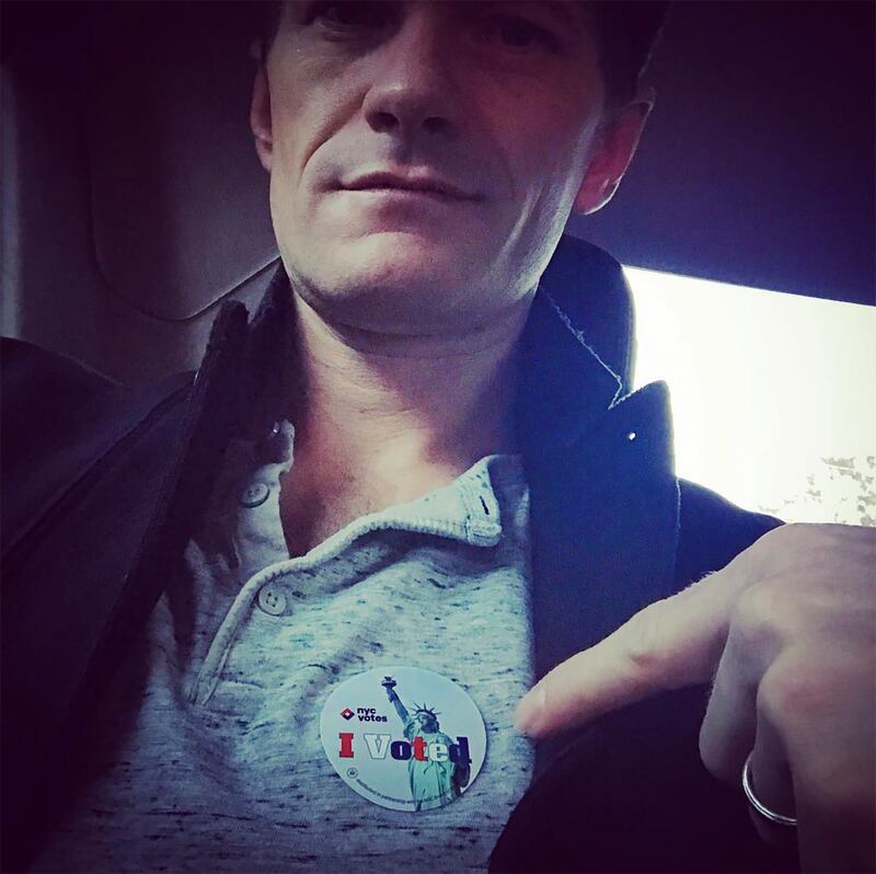 galleries/2016/11/08/celebs-celebrate-election-day-with-voting-selfies/161108-celebs-voting-nph_pghozi