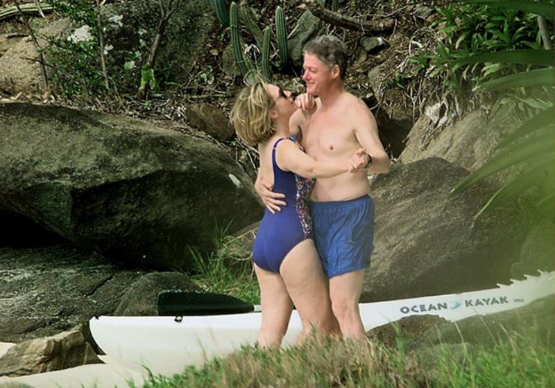 galleries/2009/11/24/celebrity-dance-off/dancing-celeclintons_cvaiyz