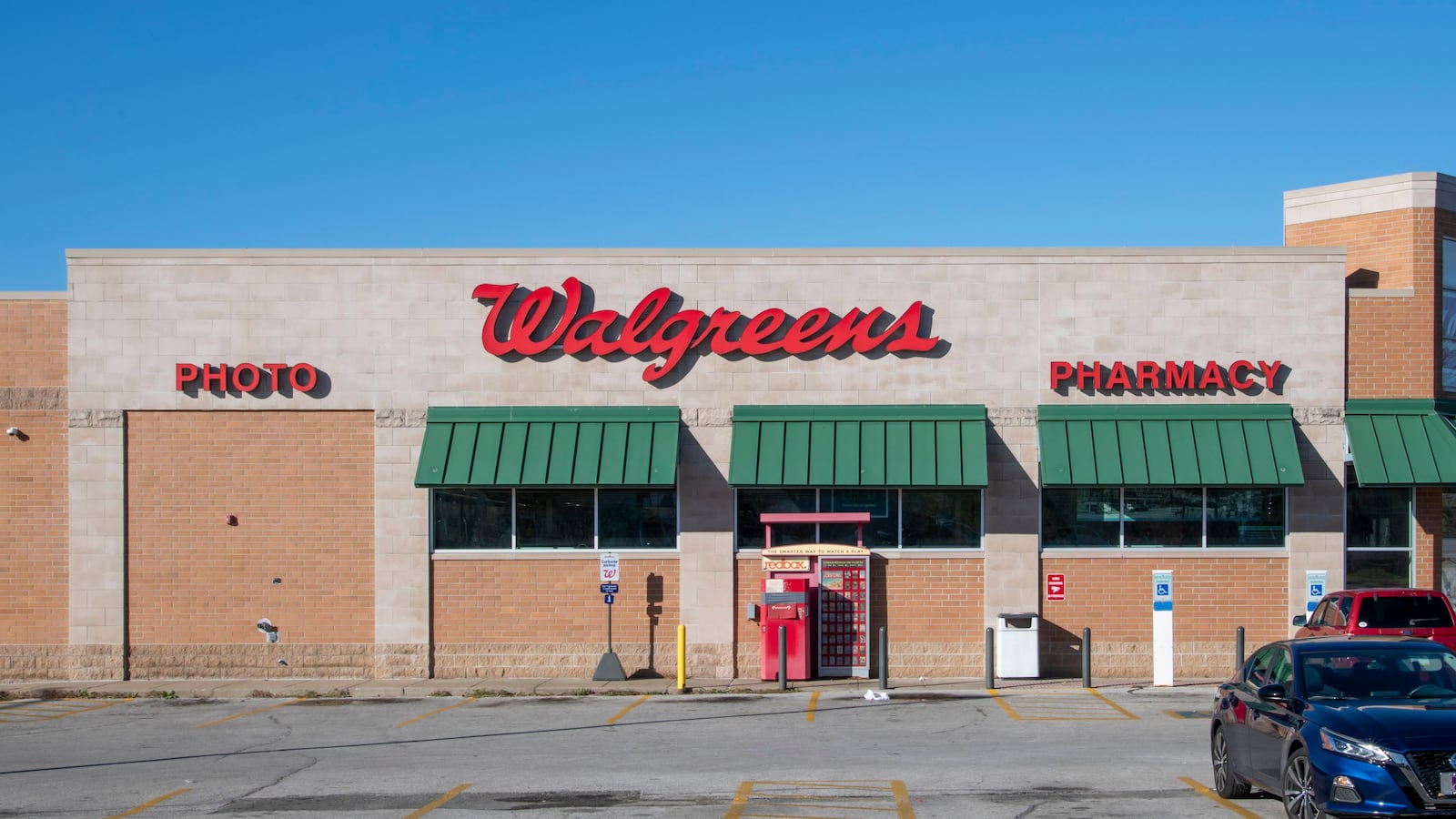 Leavenworth, Kansas. Exterior and logo of a Walgreens pharmacy. It is one of the largest drugstore chains in the U.S. (Photo by: Michael Siluk/UCG/Universal Images Group via Getty Images)