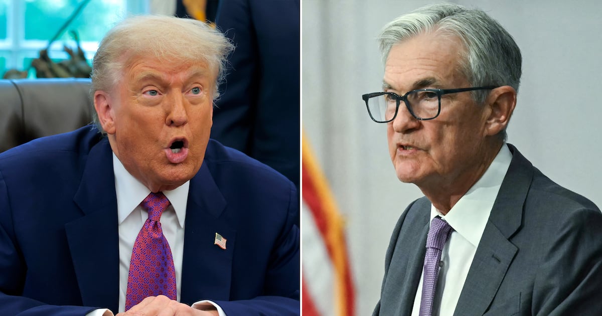 Trump Declares Jerome Powell ‘Numbskull’ for Defying Him