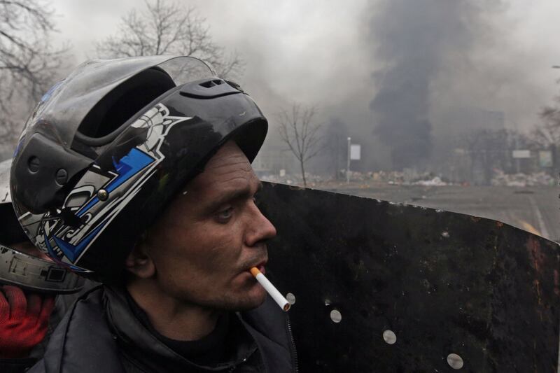 galleries/2014/02/18/an-all-out-battle-erupts-in-ukraine-photos/140220-ukraine-gallery-update-9_bzkegv