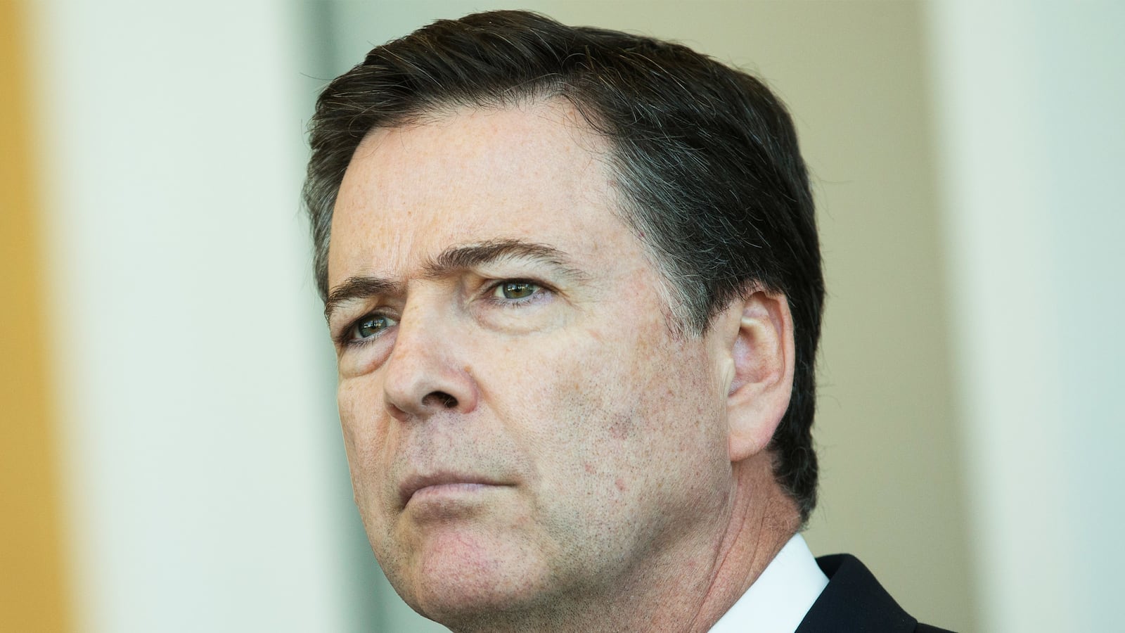 articles/2016/10/30/clinton-campaign-asks-ex-prosecutors-to-criticize-fbi-director-james-comey/161029-Miller-Hillary-e-mails-tease_zxmrf5