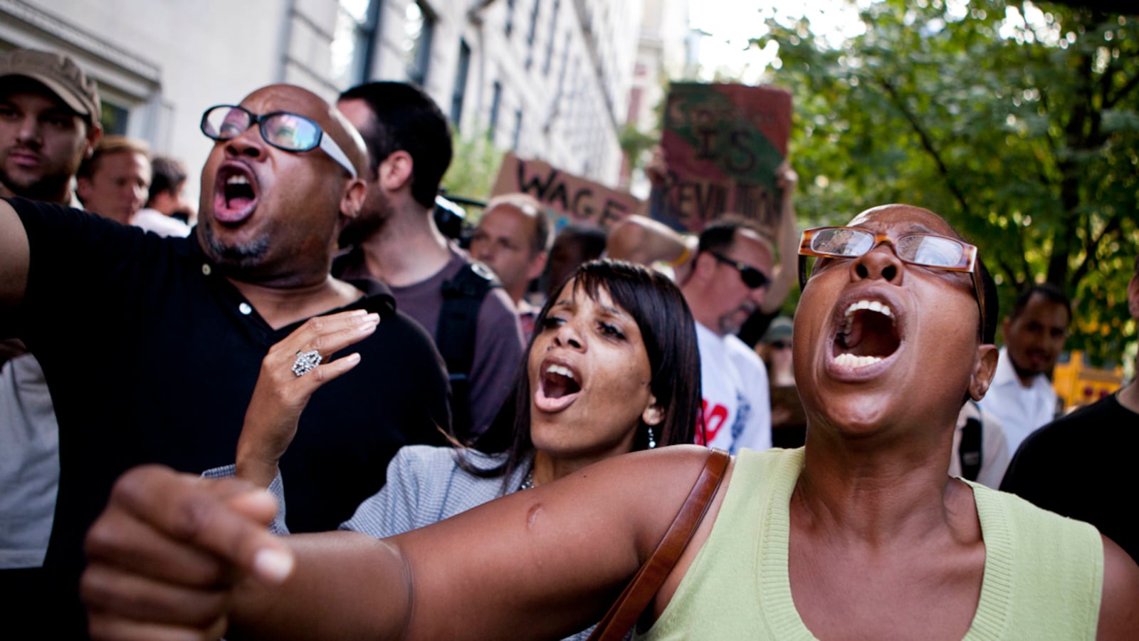 cheats/2011/10/11/protests-hit-murdoch-s-nyc-home/occupy-wall-st-murdoch-cs_vszq9q