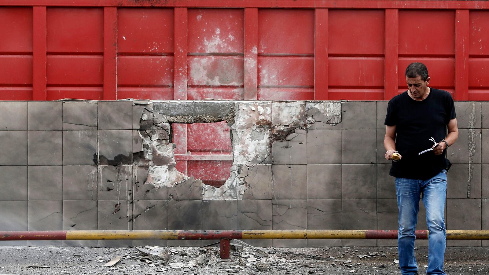 cheats/2012/11/11/rockets-strike-southern-israel/palestinians-fire-rockets-into-israel-cheat_nakavv
