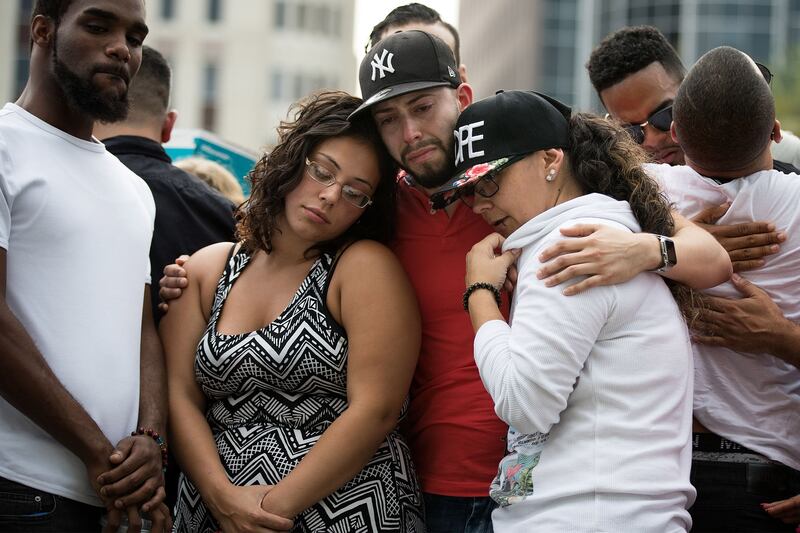 galleries/2016/06/13/mourning-orlando-s-mass-lgbt-murder/160613-orlando-vigil1a_nmqrtc