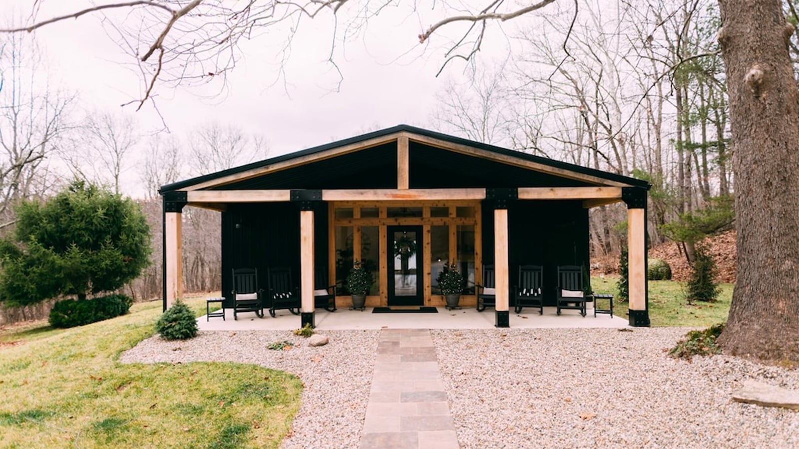 220210-omg-ivy-cottage-01_uxlzve