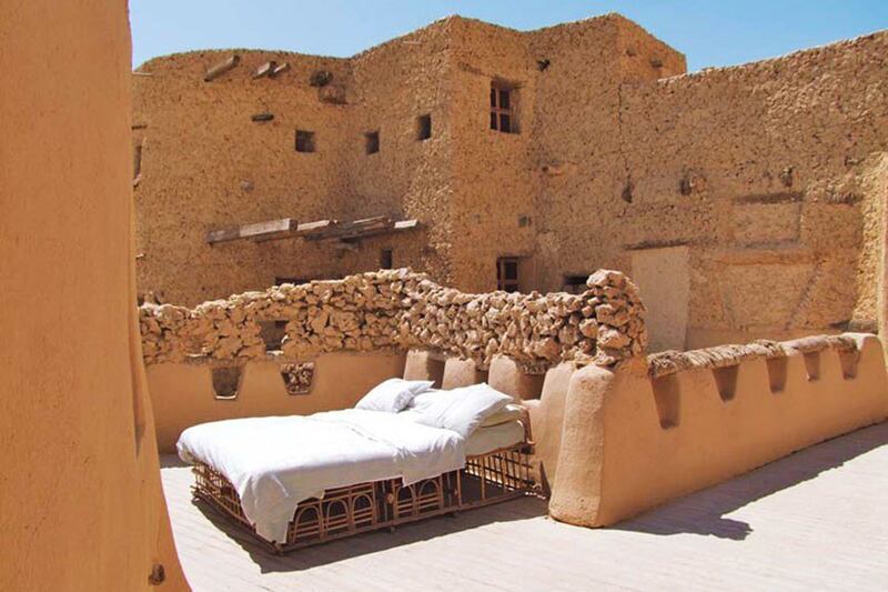 galleries/2013/10/04/nine-amazing-outdoor-hotel-suites-photos/130927-item7.rendition.slideshowWideHorizontal.adrere-amellal-desert-ecolodge-siwa-oasis-egypt_f0vznj