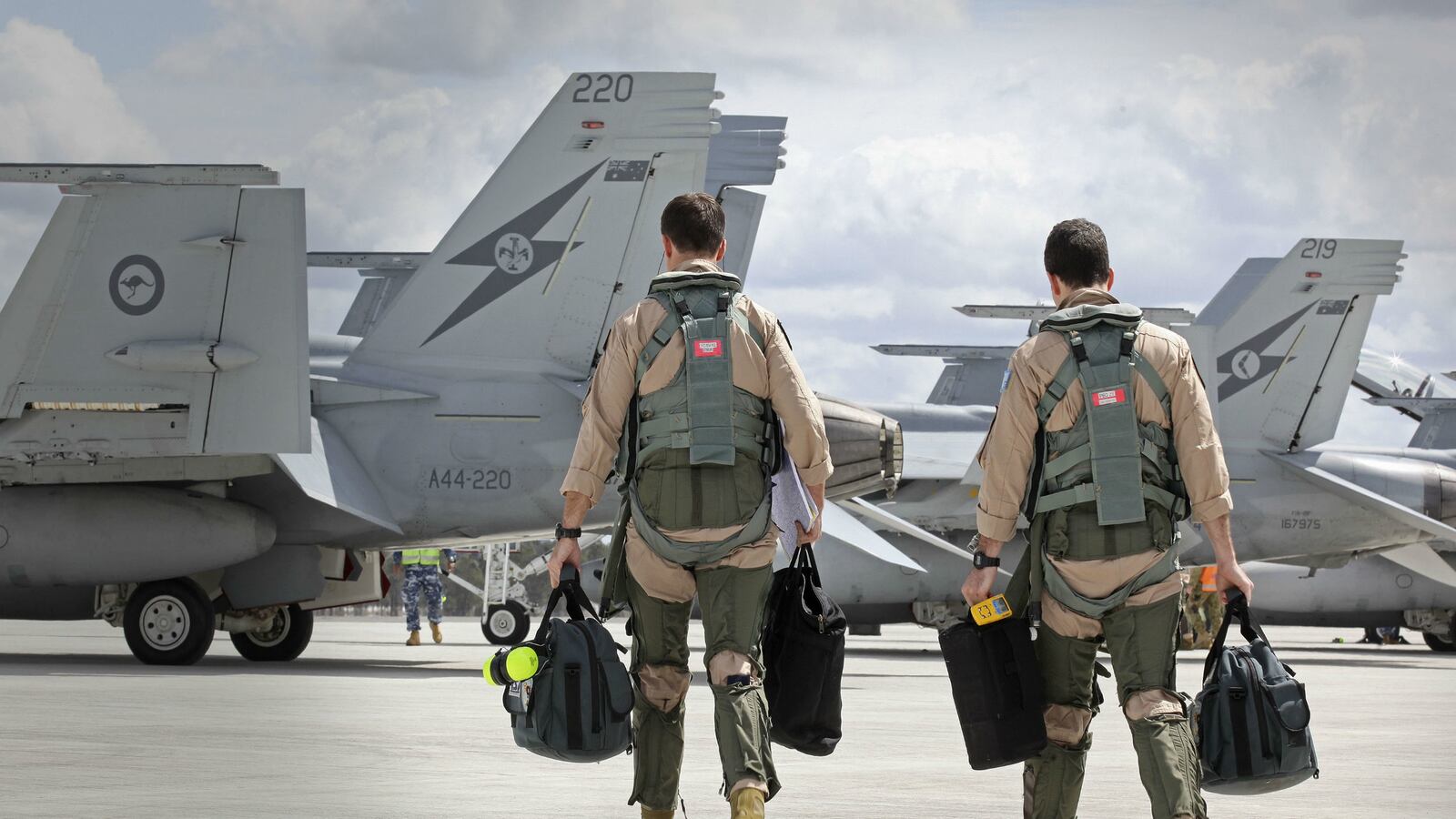 cheats/2014/10/03/australia-authorizes-troops-for-iraq/141003-australia-forces-cheat_ovkust