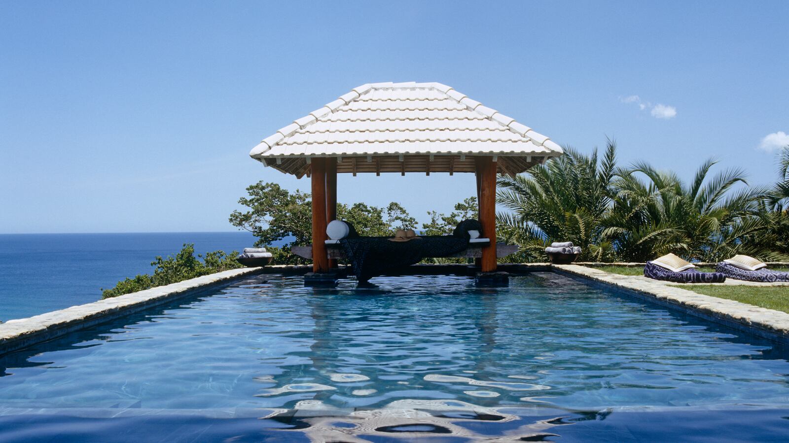 galleries/2013/08/31/omg-i-want-this-house-venezuela/130829-omg-venezuela1-tease_qb71ph