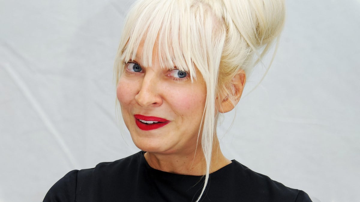 201120-bradley-sia-tease_emq478