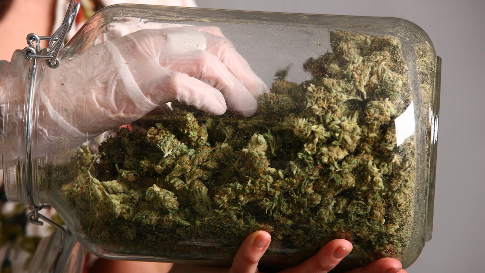 articles/2014/07/07/the-race-to-become-washington-state-s-first-legal-weed-salesman/140705-haglage-washington-pot-tease_zttyjq