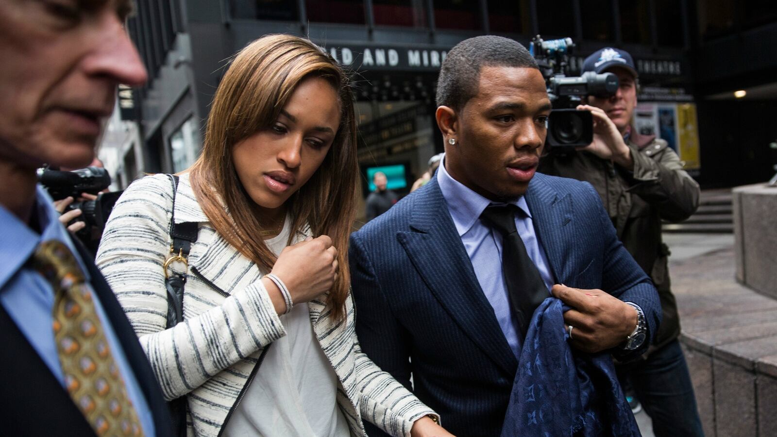 cheats/2014/12/20/new-ray-rice-video-shows-couple-in-cuffs/141220-ray-rice-cheat_npztng