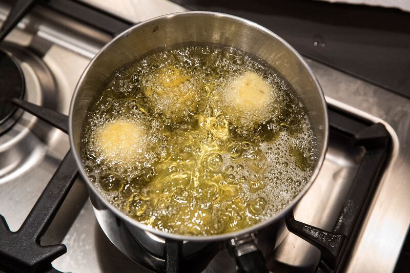 articles/2015/10/11/dolley-madison-s-killer-fish-croquettes/151010-vondobeneck-madison4-embed_s4tu7p