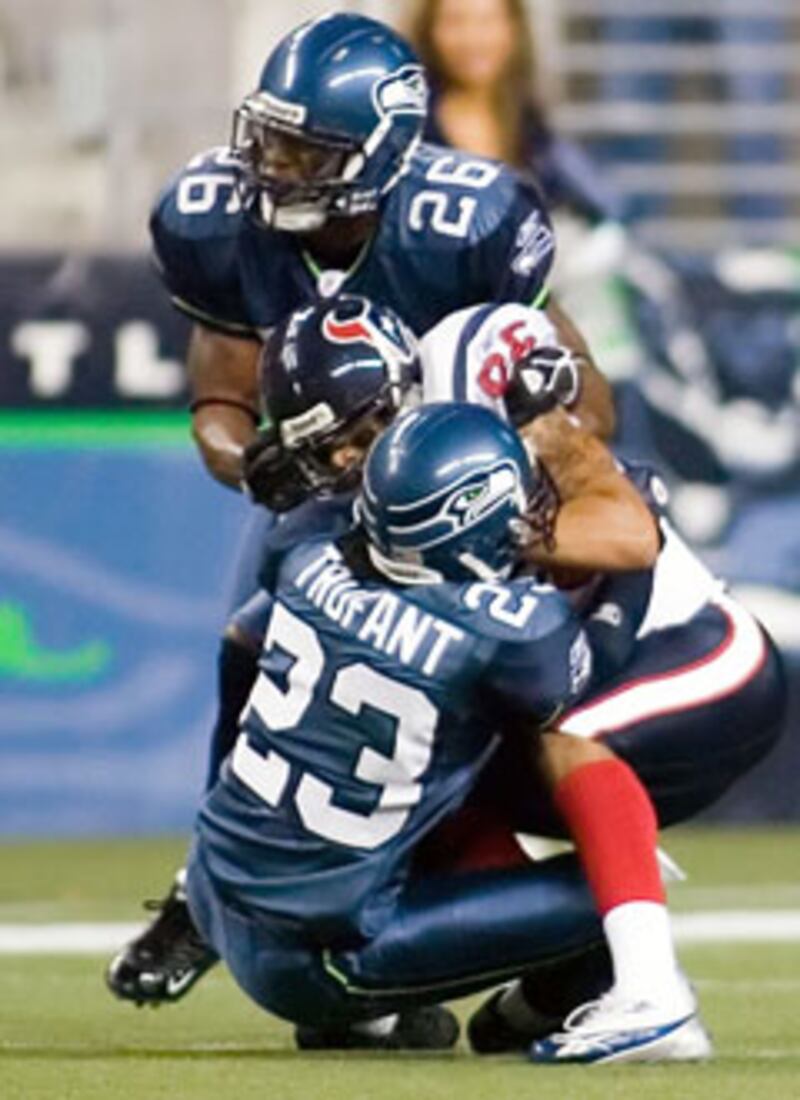 articles/2010/03/01/shoe-leather-heroes/shoe-leather-journalism---nfl_iepc2z