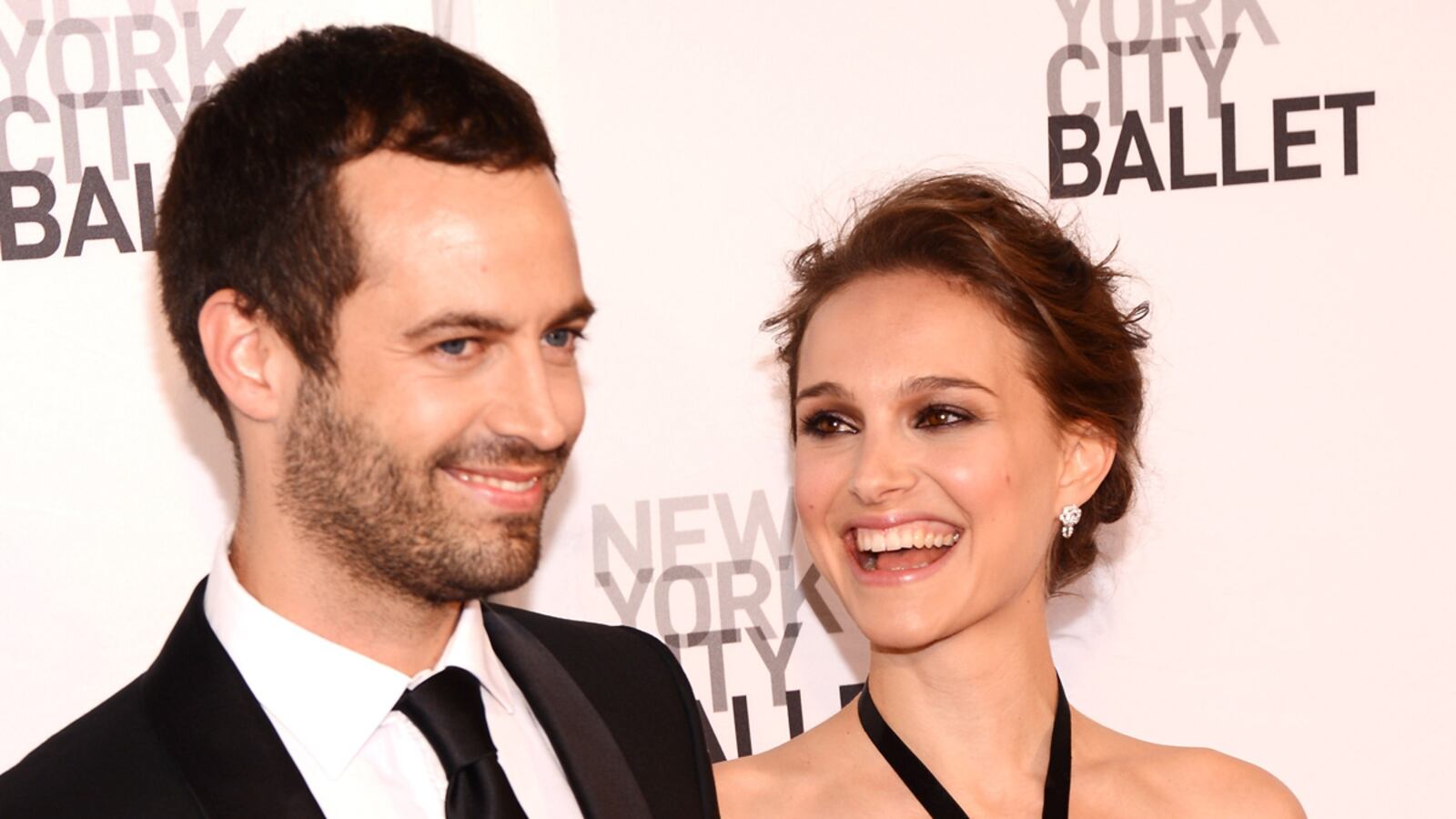 cheats/2012/08/06/portman-wedding-photo-surfaces/portman-wedding-cheat_k9oapw