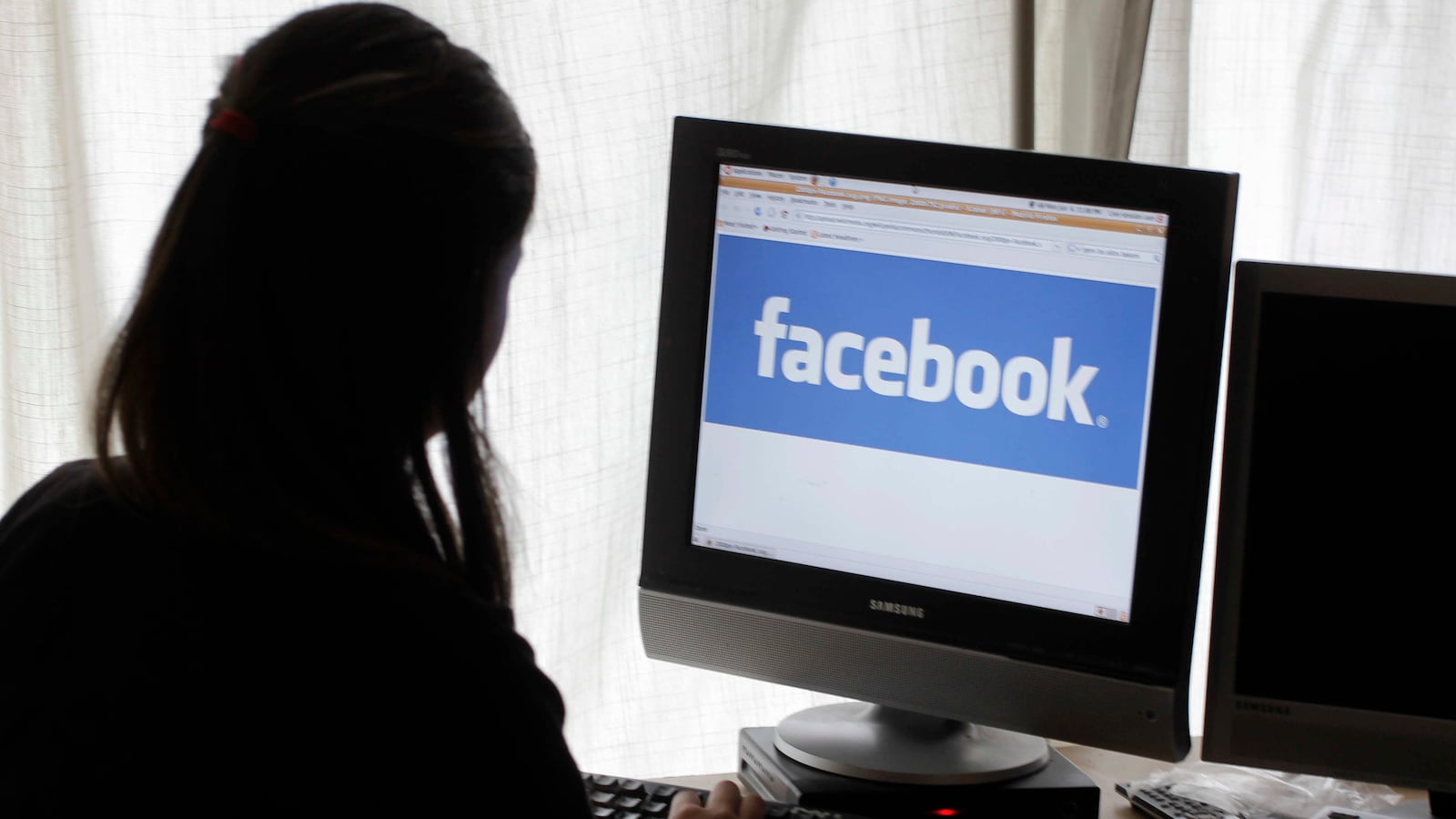 articles/2013/05/16/bea-arthur-s-boobs-got-us-booted-from-facebook/130515-Ries-Bea-Author-FB-tease_rkujpy