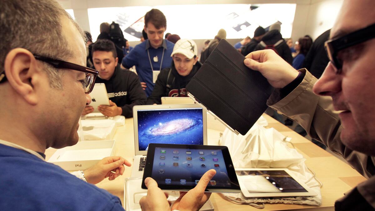 cheats/2012/04/10/justice-dept-apple-lawsuit-drawing-near/apple-ebooks-cs_fdbkqc