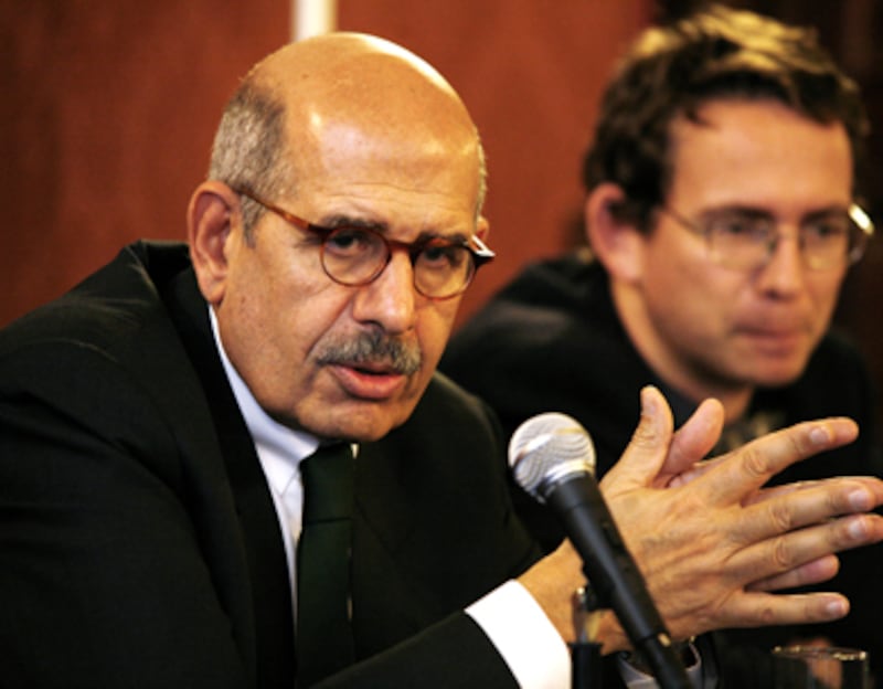 articles/2010/10/25/mohamed-elbaradei-plots-to-topple-mubarak-regime-in-egypt/aslan-el-baradei_136130_xxfeuf