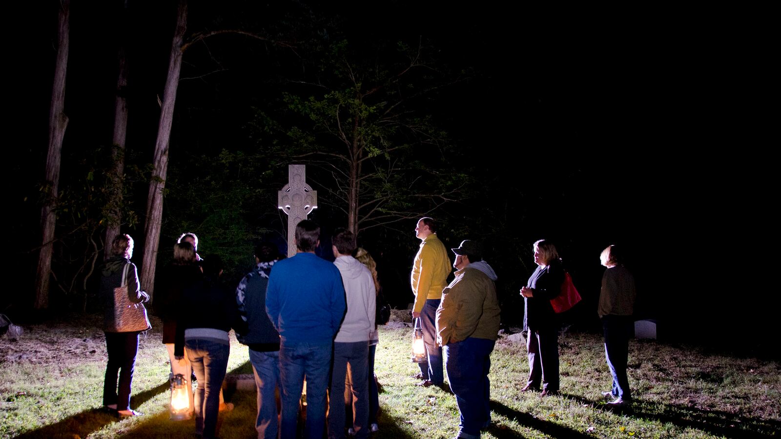 galleries/2012/10/27/13-great-american-graveyards-from-arlington-to-hollywood-photos/great-american-graveyards-tease_ftd6ot