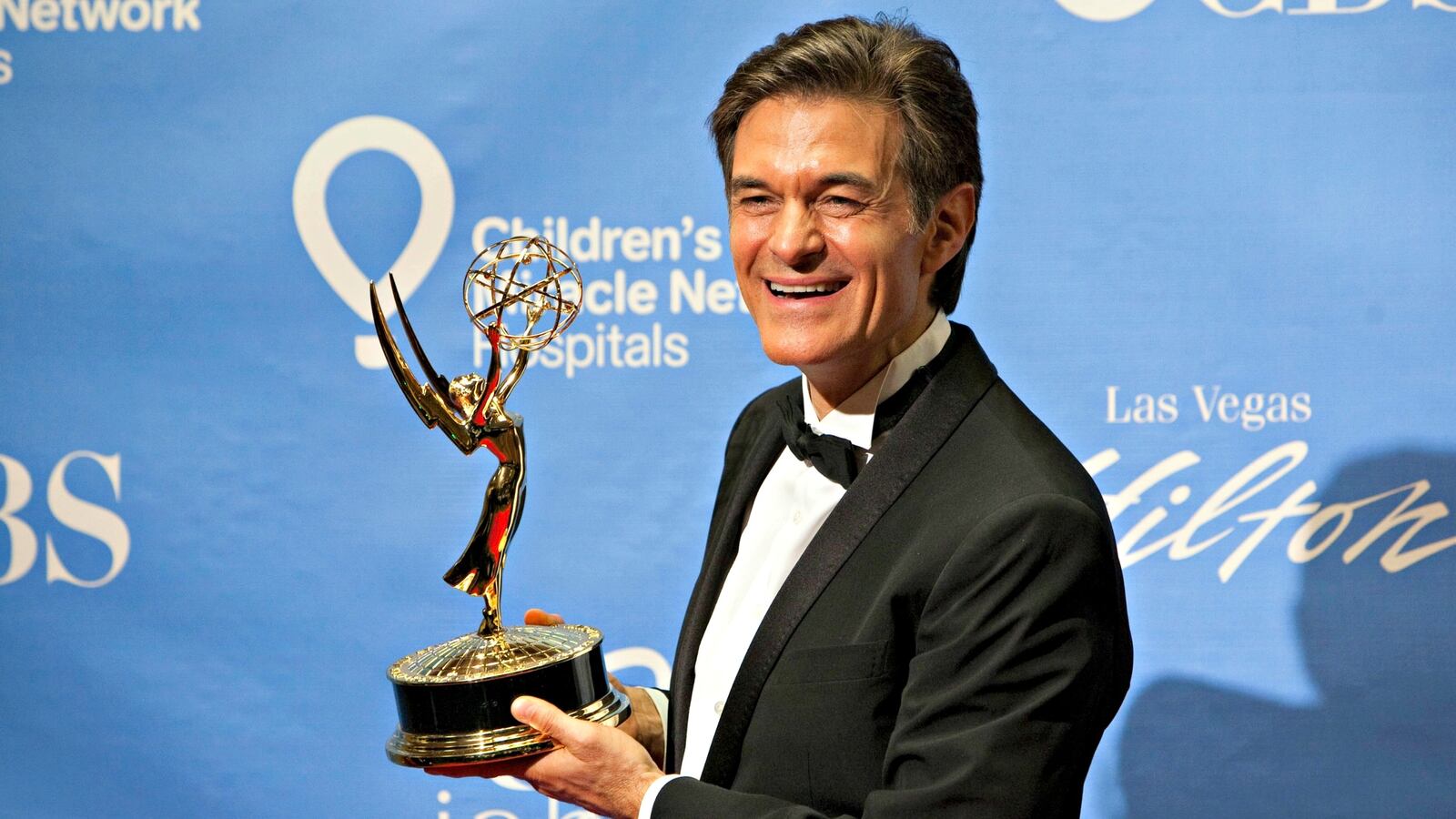 cheats/2016/09/13/dr-oz-won-t-ask-trump-questions-he-doesn-t-want-to-have-answered/160913-dr-oz-trump-cheat_rxbiw4