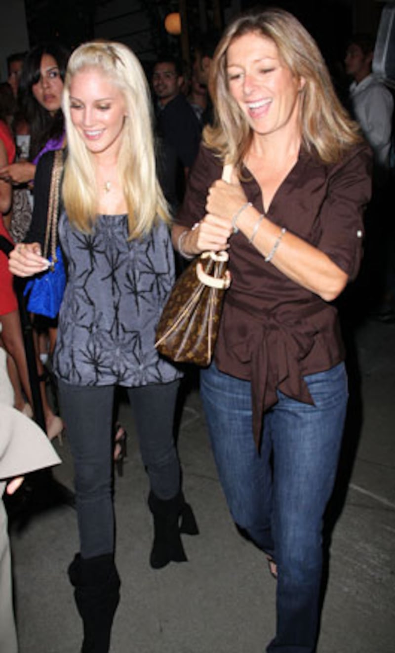 galleries/2010/05/13/celebrity-mama-drama/mama-drama---montag_ccrmjz