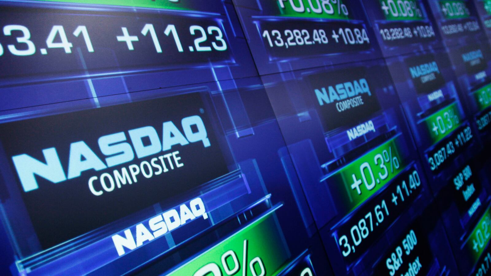 cheats/2013/08/22/nasdaq-halts-trading/gal-tumblr-nasdaq_i9vxfb