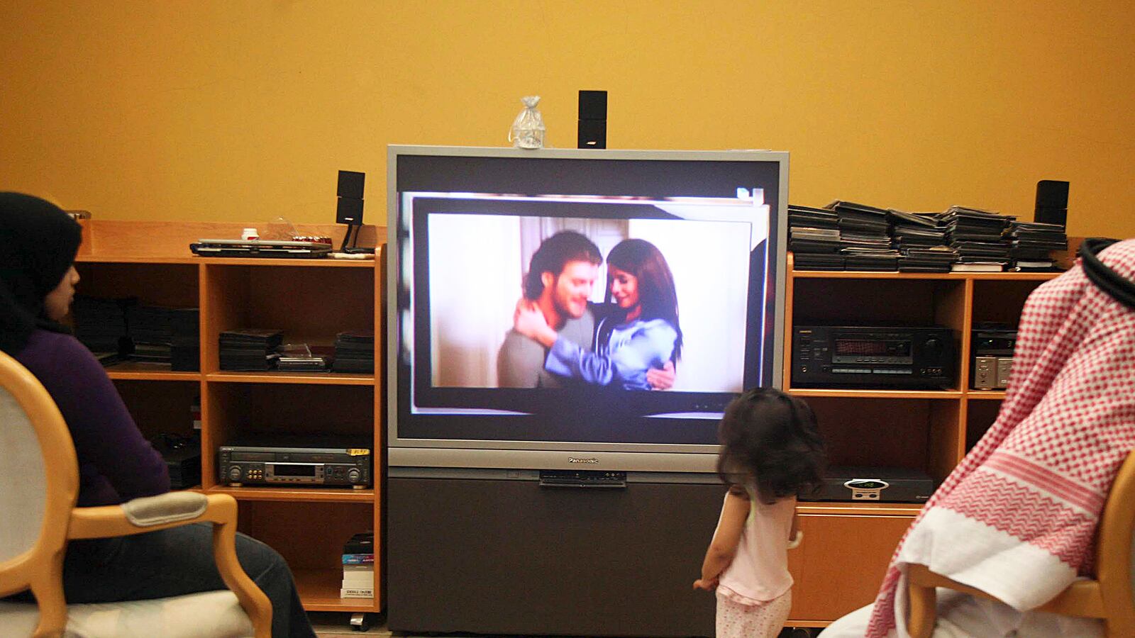 articles/2013/10/27/the-world-s-most-subversive-soap-operas/131025-soap-operas-tease_kybeha