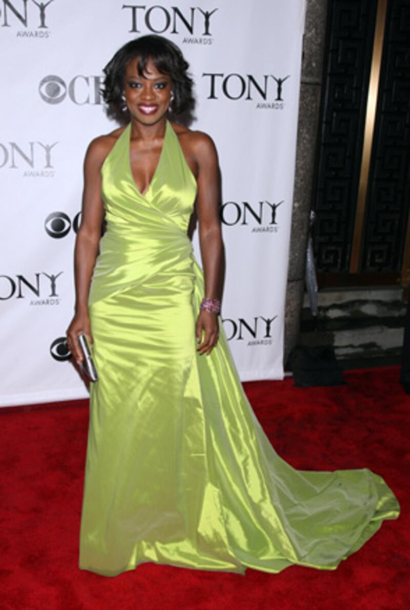 galleries/2010/06/13/2010-tony-awards-red-carpet/tonys---viola-davis_of99at