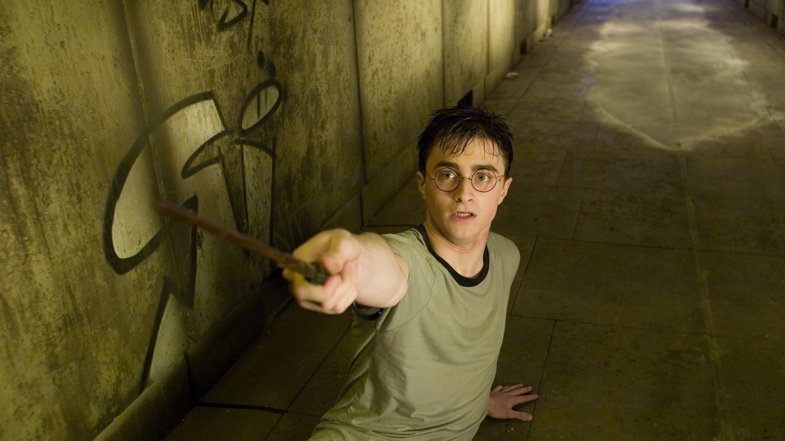 articles/2015/06/26/harry-potter-and-the-sex-drugs-and-rock-and-roll/150526-hines-potter-tease_alqpxj