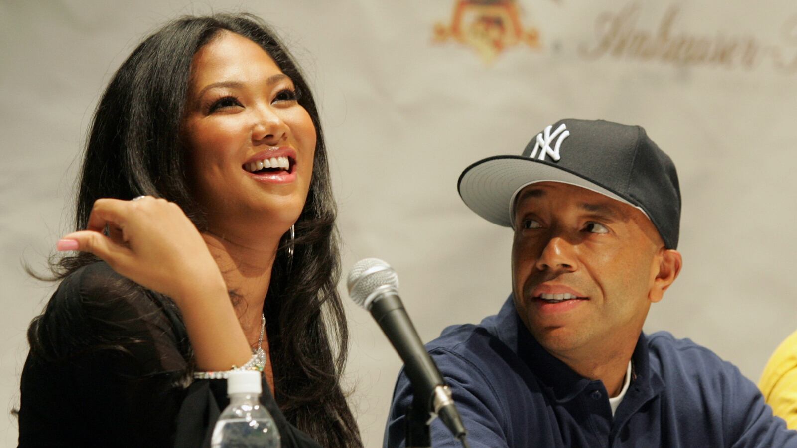 2006-03-25T120000Z_1671838855_PBEAHUNPVCI_RTRMADP_3_SIMMONS_neybll