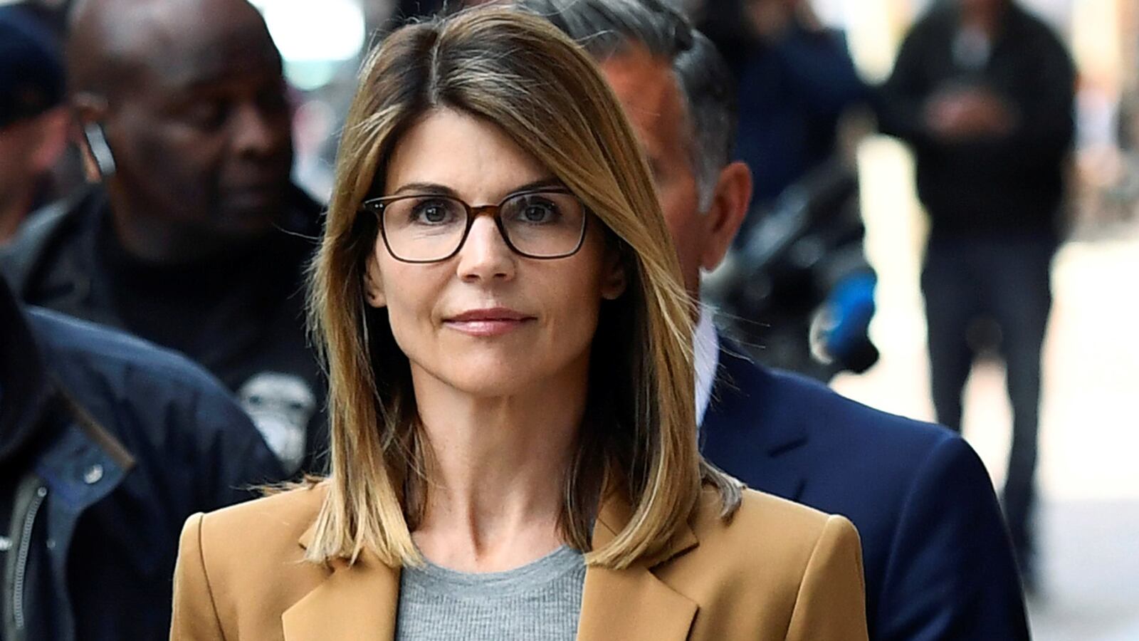 200227-bradley-lori-tease_sjkbmy