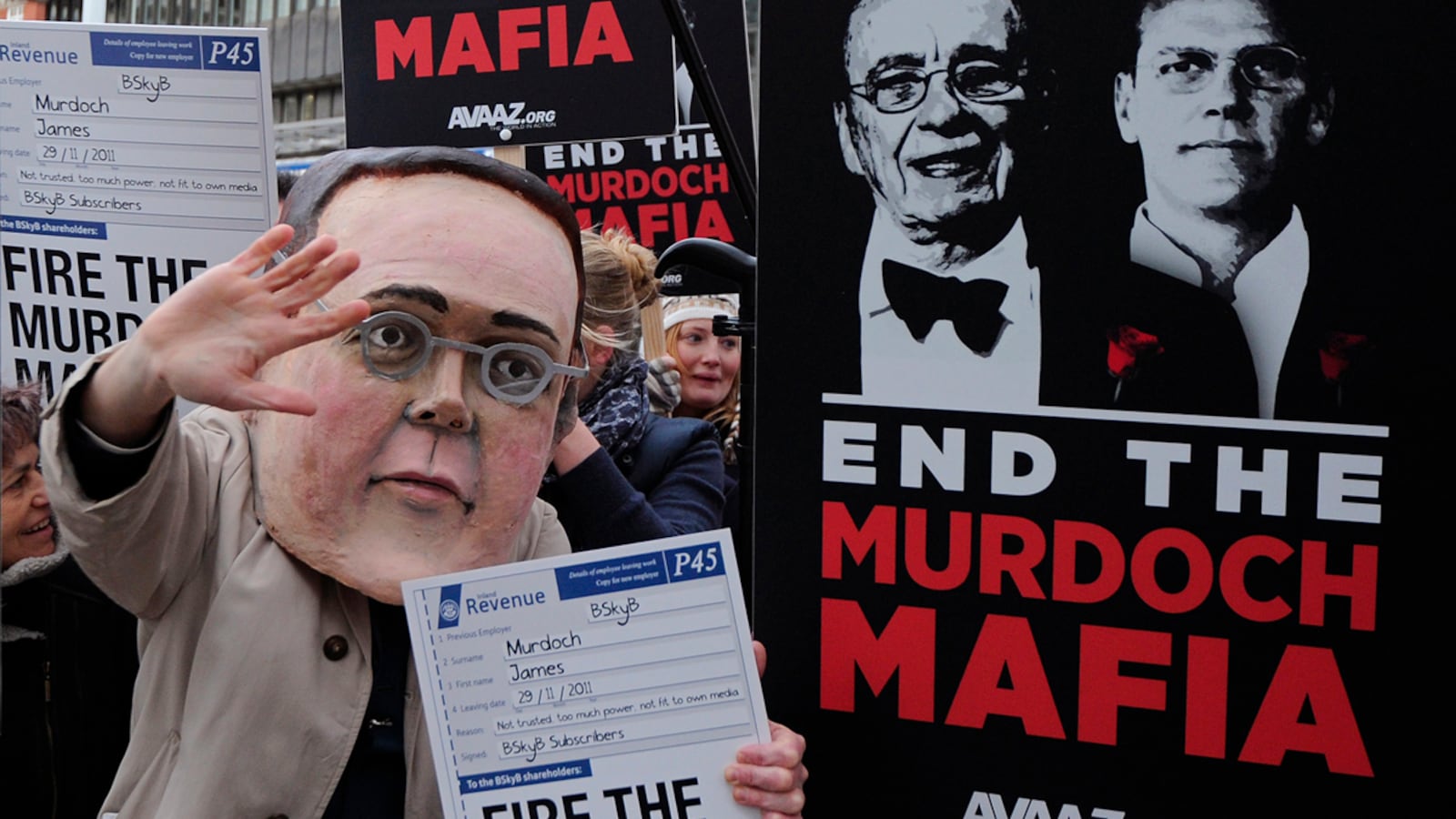 articles/2011/11/29/britain-s-phone-hacking-hearings-heat-up-video/britain-phone-hacking-hearing-wrap_ugphjb
